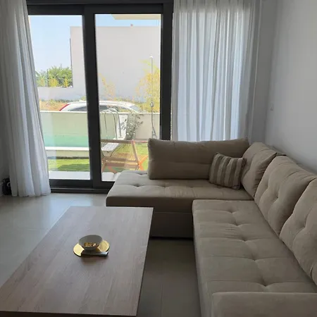 Masionette Nella Apartment Flogita